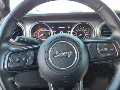 Used 2021 Jeep Gladiator Sport image 28