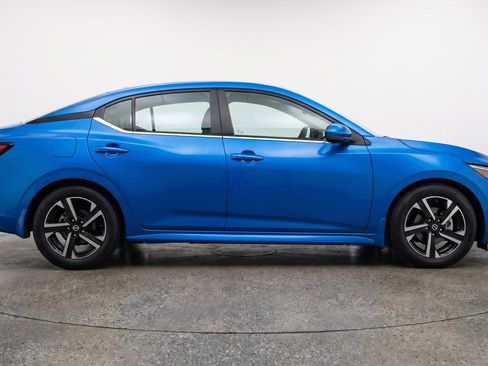 Used 2025 Nissan Sentra SV FWD image 11