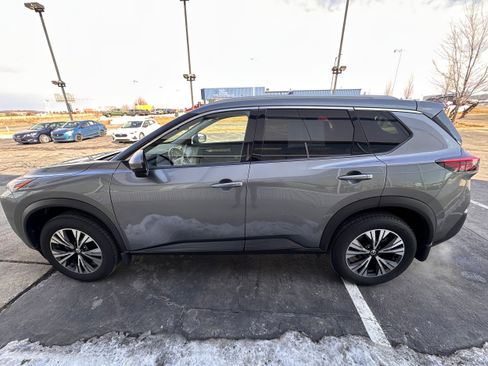 Used 2021 Nissan Rogue SV w/ Premium Package image 6