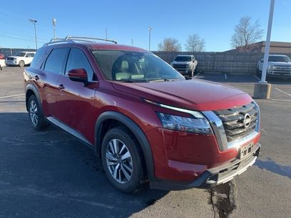 Used 2024 Nissan Pathfinder SL