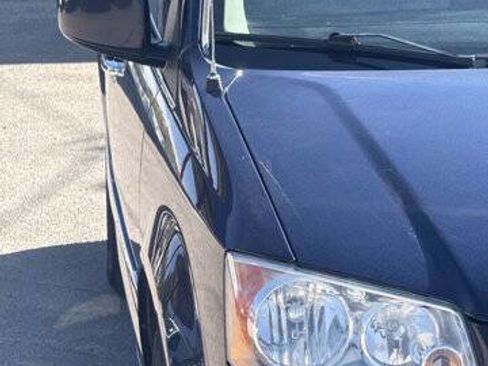Used 2015 Chrysler Town & Country Touring w/ Driver Convenience Group FWD image 24