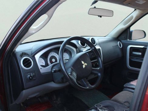 Used 2008 Mitsubishi Raider LS AWD/4WD image 9