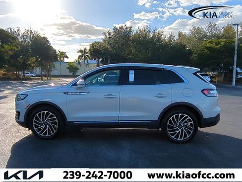 Used 2020 Lincoln Nautilus Reserve w/ Equipment Group 201A image 8