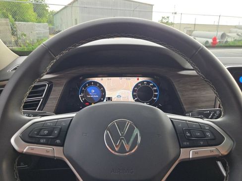 Used 2024 Volkswagen Atlas SEL AWD/4WD image 31