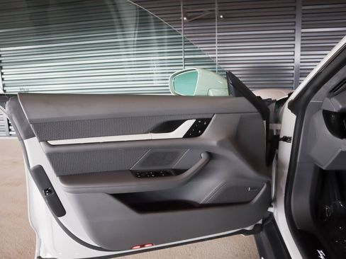 Certified 2024 Porsche Taycan 4S image 28