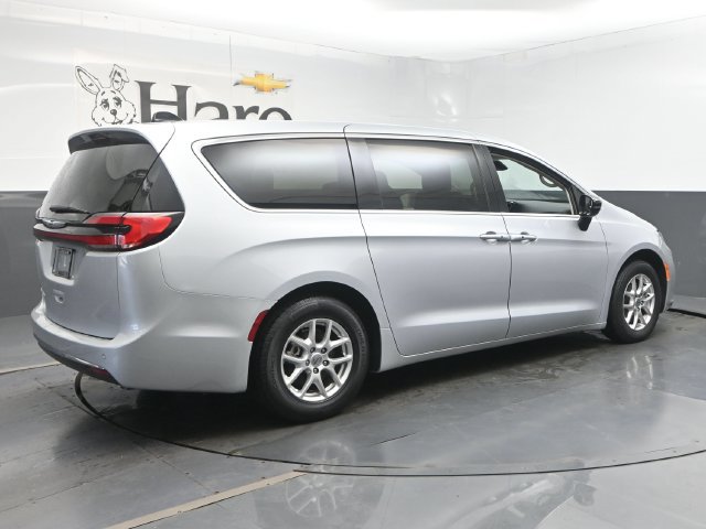 Used 2024 Chrysler Pacifica Touring-L FWD image 56