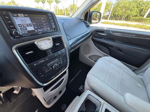 Used 2011 Chrysler Town & Country Touring w/ Security Group image 11