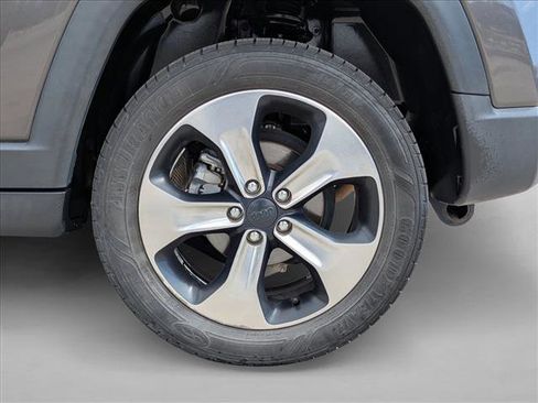 Used 2018 Jeep Compass Latitude w/ Popular Equipment Group AWD/4WD image 25