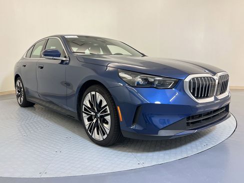 Used 2026 BMW 530i image 7