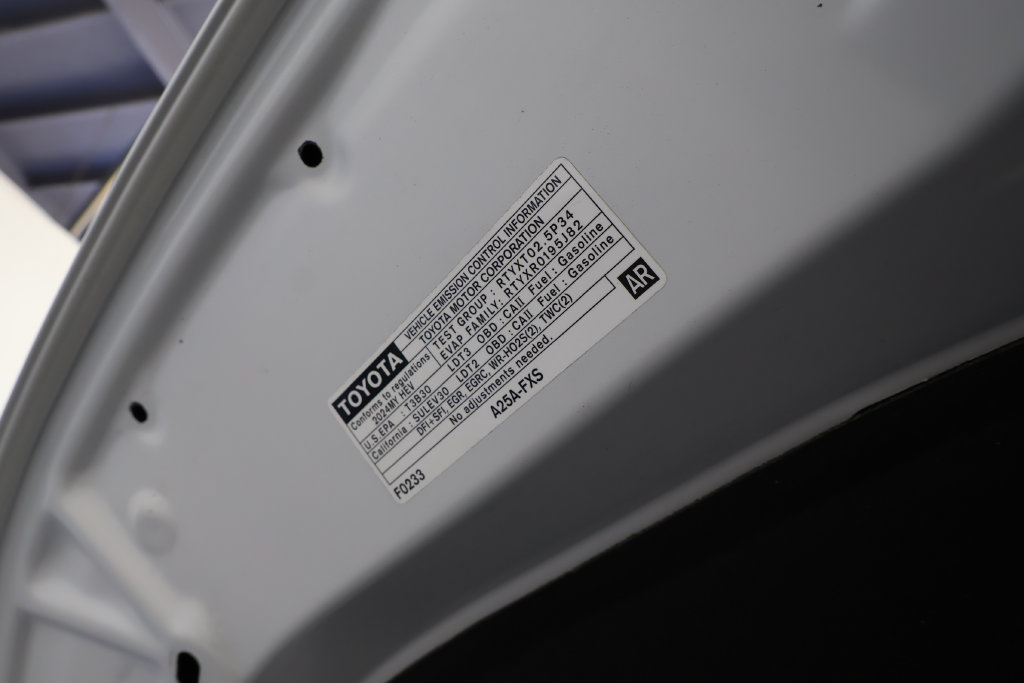 Used 2024 Toyota Sienna Platinum FWD image 40