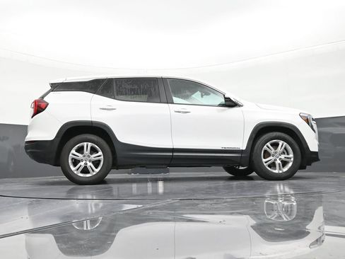 Used 2022 GMC Terrain SLE FWD image 25