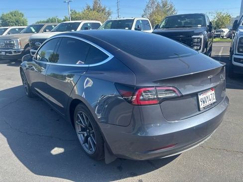 Used 2020 Tesla Model 3 Standard Range RWD image 3