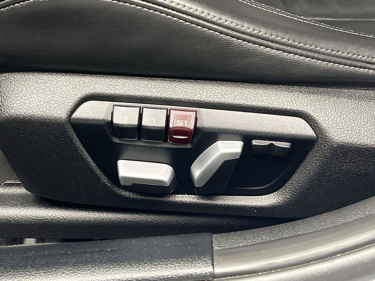 Used 2018 BMW M3 RWD image 10