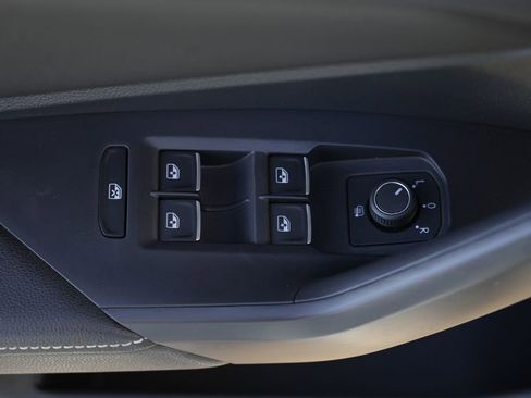 Used 2023 Volkswagen Jetta SE FWD image 24