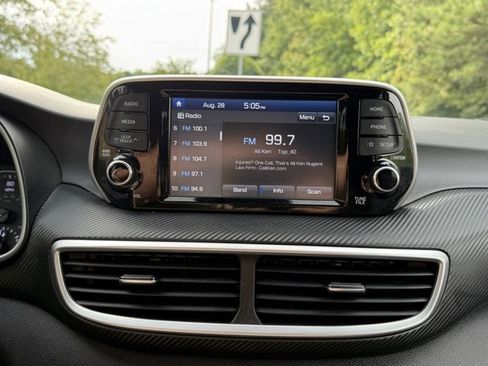 Used 2019 Hyundai Tucson SE image 16