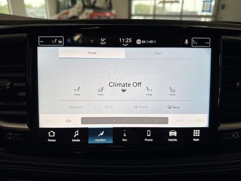 New 2027 Chrysler Pacifica Limited AWD/4WD image 41