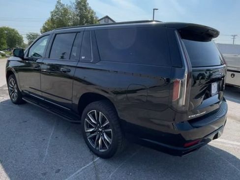 Used 2023 Cadillac Escalade ESV Sport AWD/4WD image 8