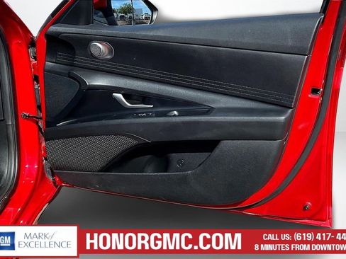Used 2022 Hyundai Elantra SEL image 26