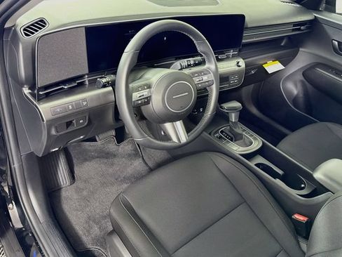 Certified 2025 Hyundai Kona SEL AWD/4WD image 11