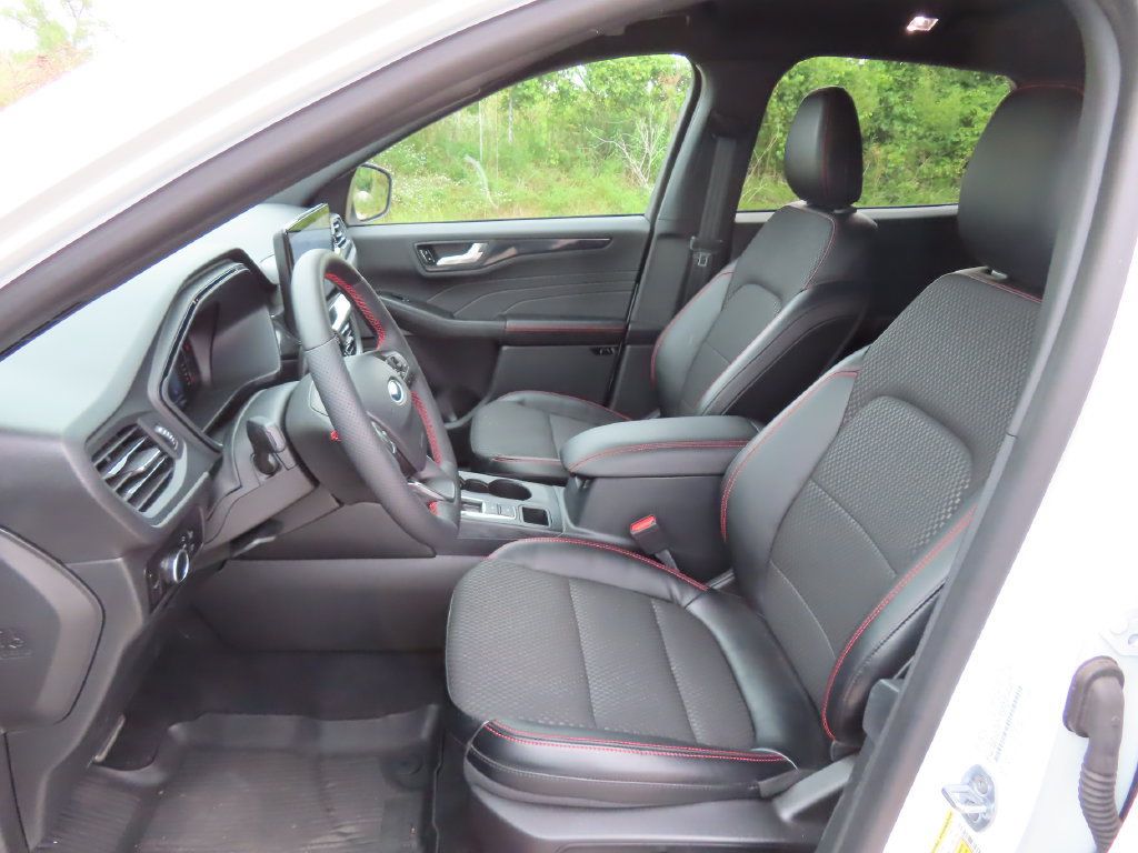 Used 2023 Ford Escape ST-Line w/ Tech Pack #1 AWD/4WD image 21