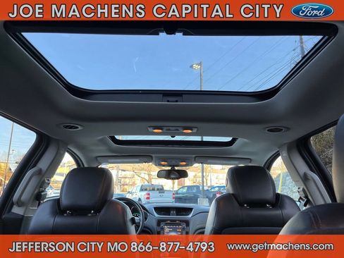 Used 2017 Chevrolet Traverse LT image 11