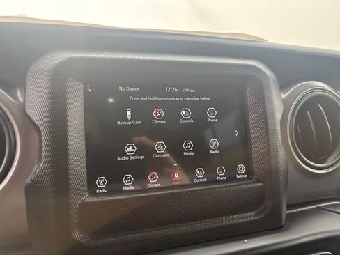 Used 2023 Jeep Wrangler Sport S image 18