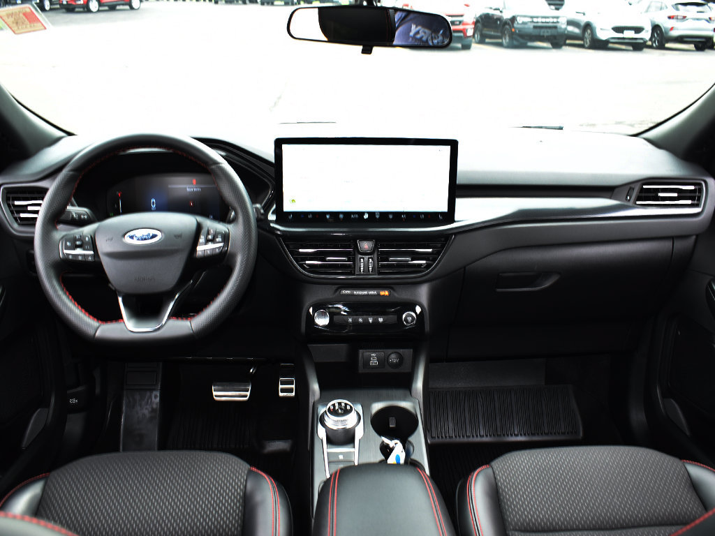 Used 2024 Ford Escape ST-Line w/ Tech Pack #1 AWD/4WD image 4