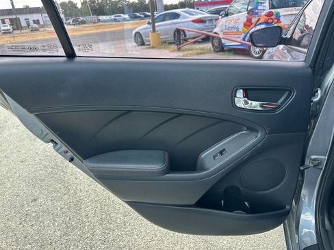 Used 2017 Kia Forte SX w/ SX Premium Tech Package FWD image 20