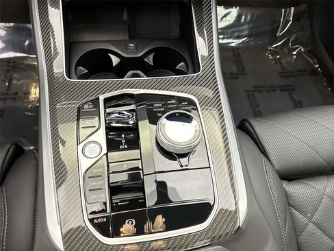 New 2026 BMW X5 M60i image 23