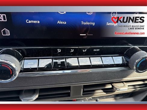 New 2025 Chevrolet Colorado Trail Boss w/ Off-Road Front Bumper Package image 27