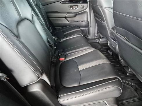 Certified 2025 Honda Pilot EX-L image 18