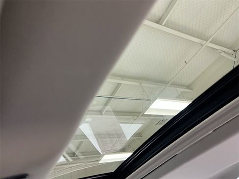 Used 2021 Nissan Altima 2.5 SR w/ SR Premium Package image 18