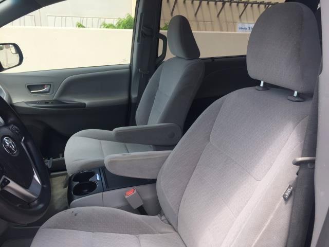 Used 2015 Toyota Sienna LE FWD image 20