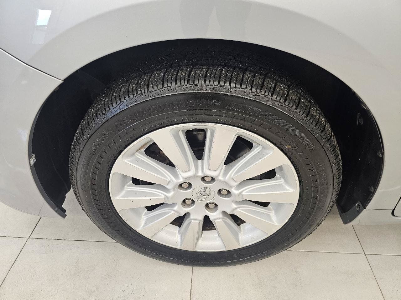 Used 2014 Toyota Sienna XLE AWD/4WD image 28