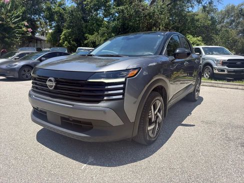 Used 2025 Nissan Kicks SV FWD image 2