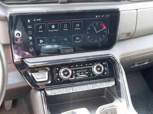 Used 2024 GMC Sierra 1500 AT4 w/ Technology Package AWD/4WD image 3