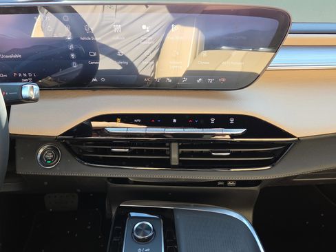 New 2026 Buick Enclave Preferred w/ Power Package AWD/4WD image 18