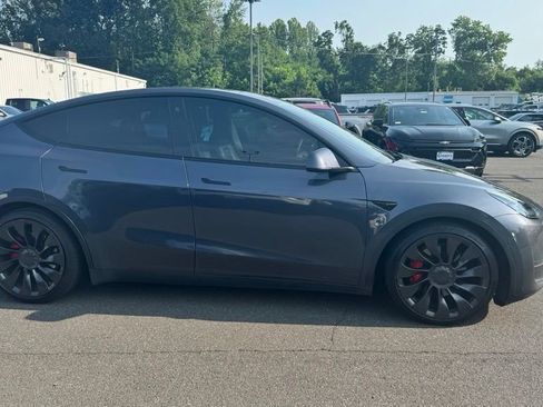 Used 2022 Tesla Model Y Performance AWD/4WD image 9