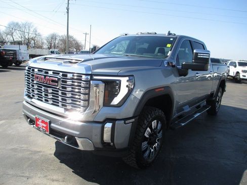 Used 2024 GMC Sierra 2500 Denali w/ Denali Reserve Package image 11