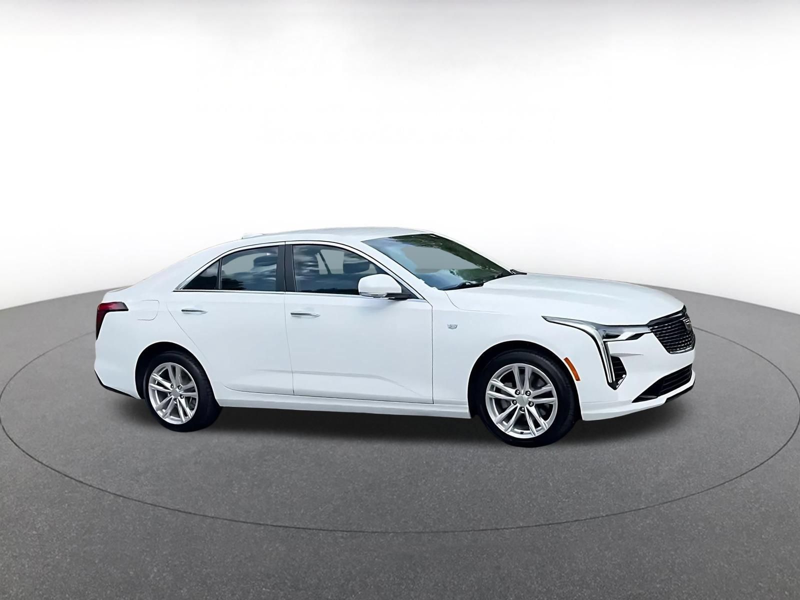 Used 2026 Cadillac CT4 Luxury AWD/4WD image 2
