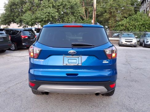 Used 2017 Ford Escape SE w/ Equipment Group 201A FWD image 4