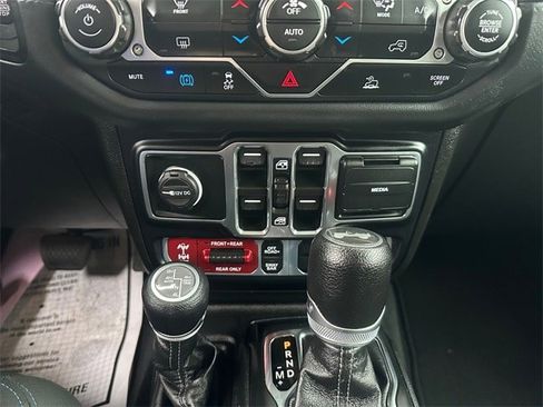 Used 2024 Jeep Wrangler Unlimited Rubicon 4xe image 18