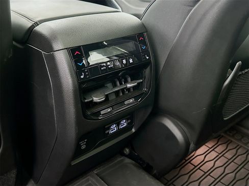 Used 2022 Jeep Grand Cherokee Overland w/ Luxury Tech Group IV image 27