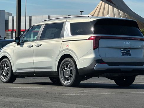 New 2026 Kia Carnival EX image 6