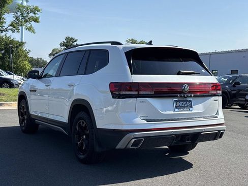 Used 2024 Volkswagen Atlas Peak Edition SEL AWD/4WD image 5