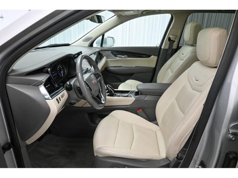 Used 2020 Cadillac XT6 Premium Luxury image 37