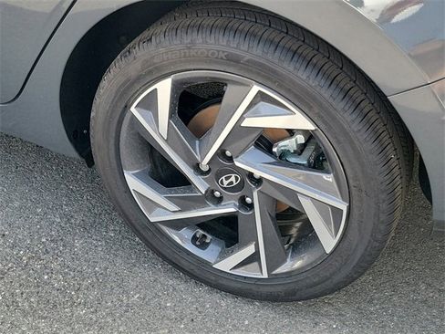 New 2025 Hyundai Elantra SEL image 26