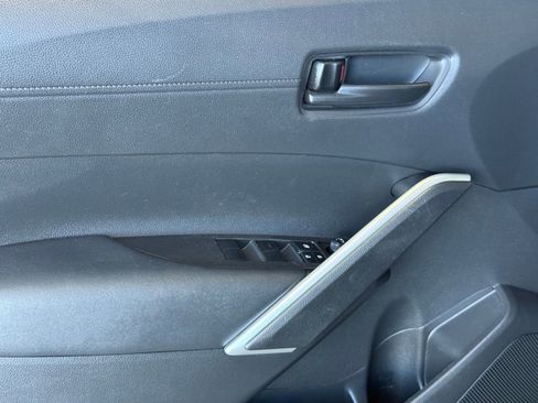 Used 2022 Toyota Corolla Cross LE image 18