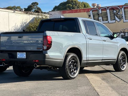 Used 2025 Honda Ridgeline TrailSport+ image 3