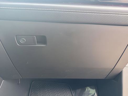 Certified 2025 Volkswagen Atlas Cross Sport SEL Premium R-Line image 25